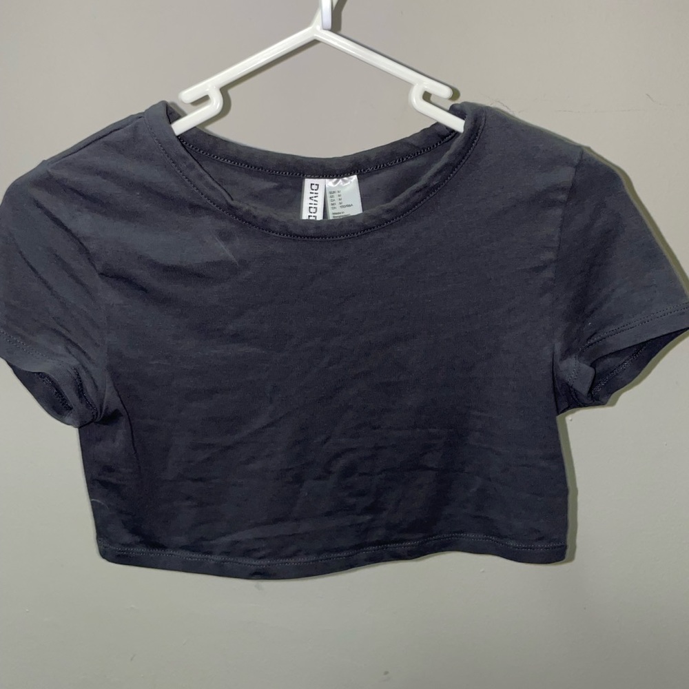 dark grey crop top